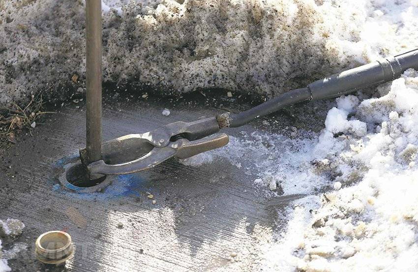 Разморозка трубы отвода воды септика в Подольске